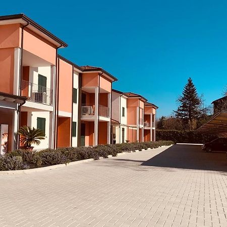 Rta La Pineta Aparthotel Sarzana Exterior foto