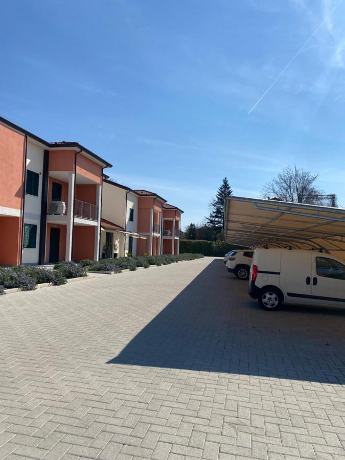 Rta La Pineta Aparthotel Sarzana Exterior foto