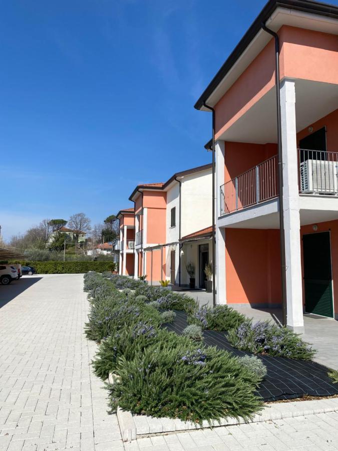 Rta La Pineta Aparthotel Sarzana Exterior foto