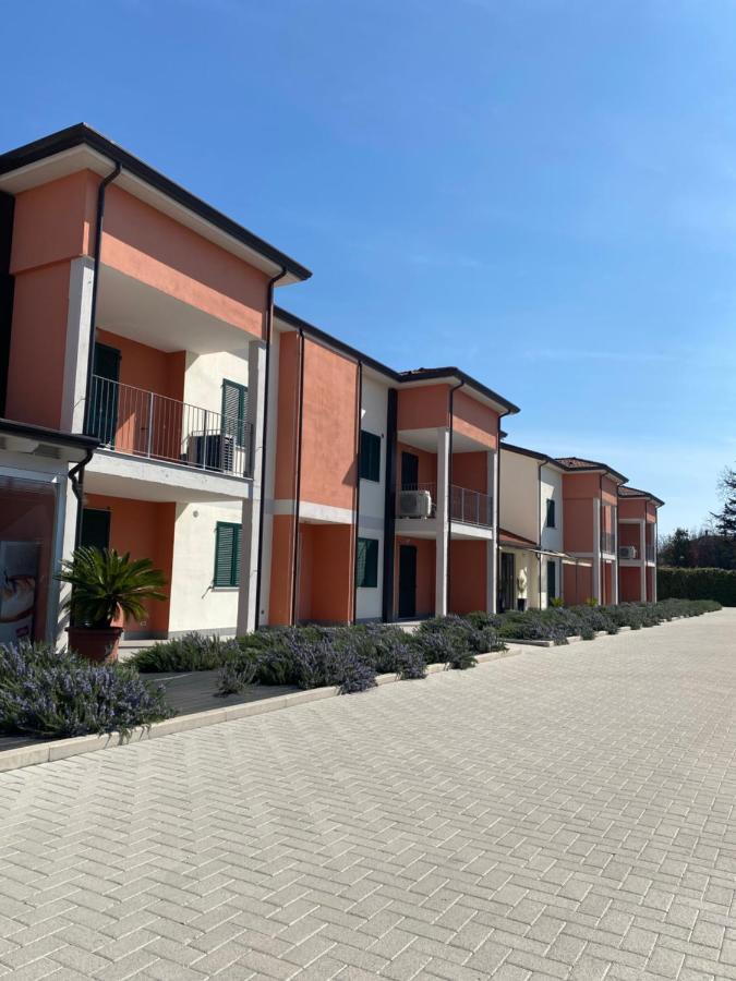 Rta La Pineta Aparthotel Sarzana Exterior foto